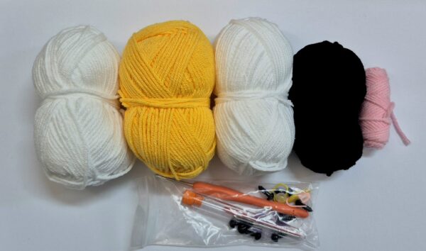Kit pentru crosetat ,,Albinuta Fericita"/ Set complet de crosetat cu toate materialele necesare incluse