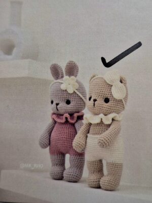 Kit pentru crosetat ,,Iepuras cu salopeta crem"/ Set complet de crosetat cu toate materialele necesare incluse