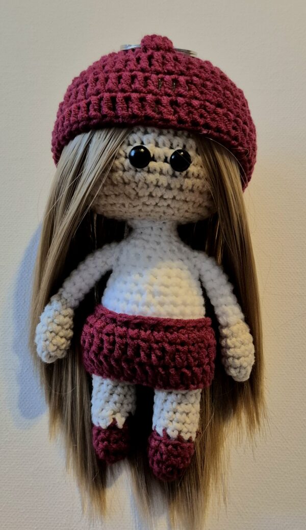 Schema ,,Papusica micuta" Breloc - Schema/Pattern de crosetat