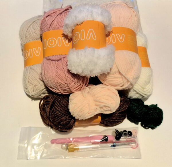 Kit pentru crosetat ,,Miss Suzie"/ Set complet de crosetat cu toate materialele necesare incluse