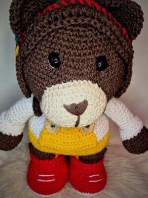 Papusica URSULET, crosetat manual, amigurmi, handmade 100%, aprox. 45 cm