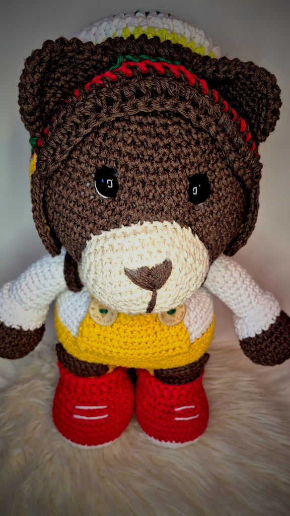 Papusica URSULET, crosetat manual, amigurmi, handmade 100%, aprox. 45 cm