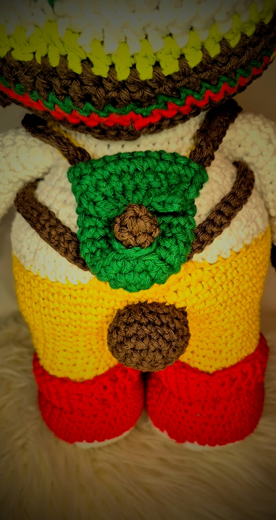 Papusica URSULET, crosetat manual, amigurmi, handmade 100%, aprox. 45 cm